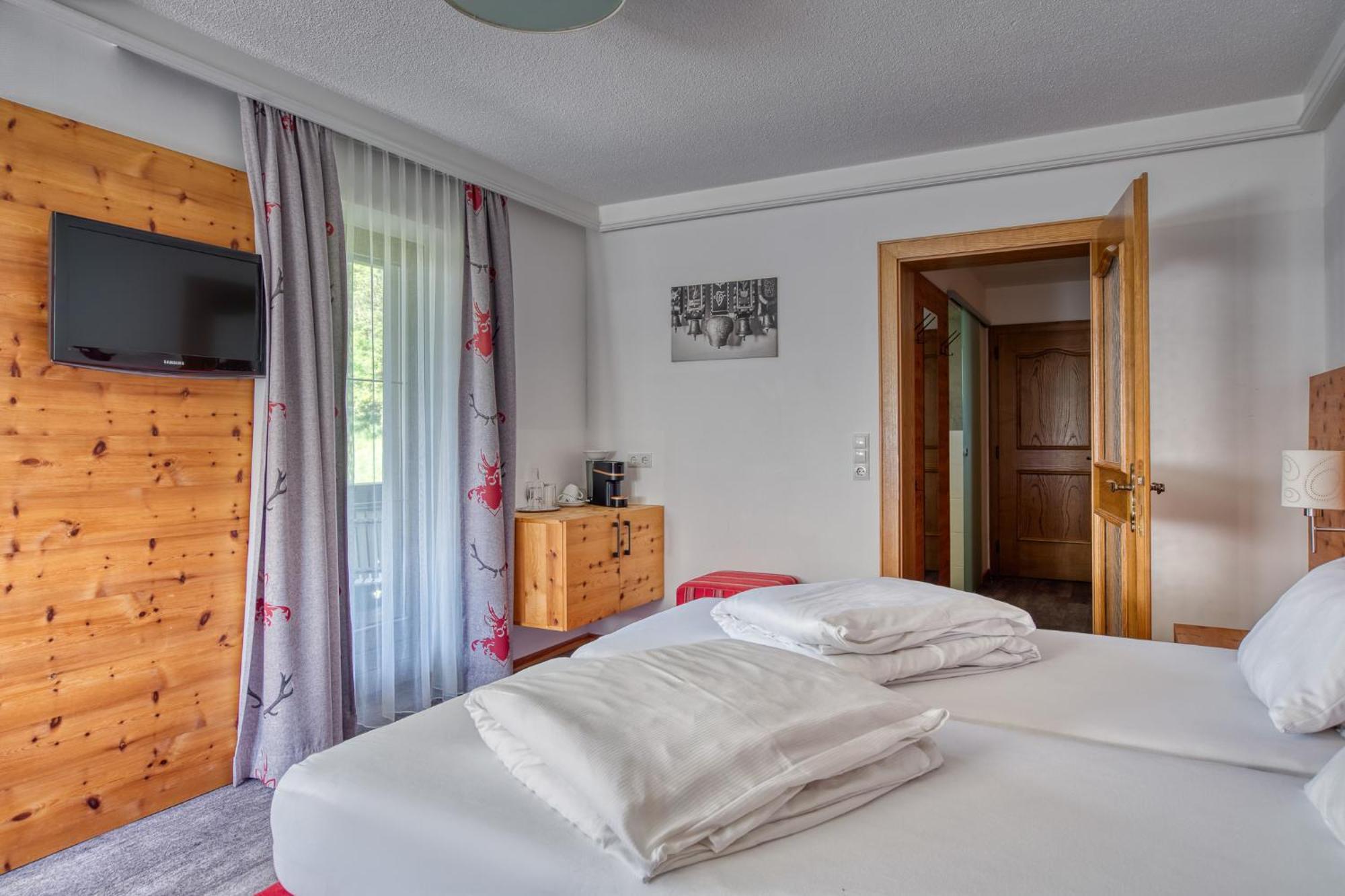 Hotel Jaegerhof Oetz Habitación foto