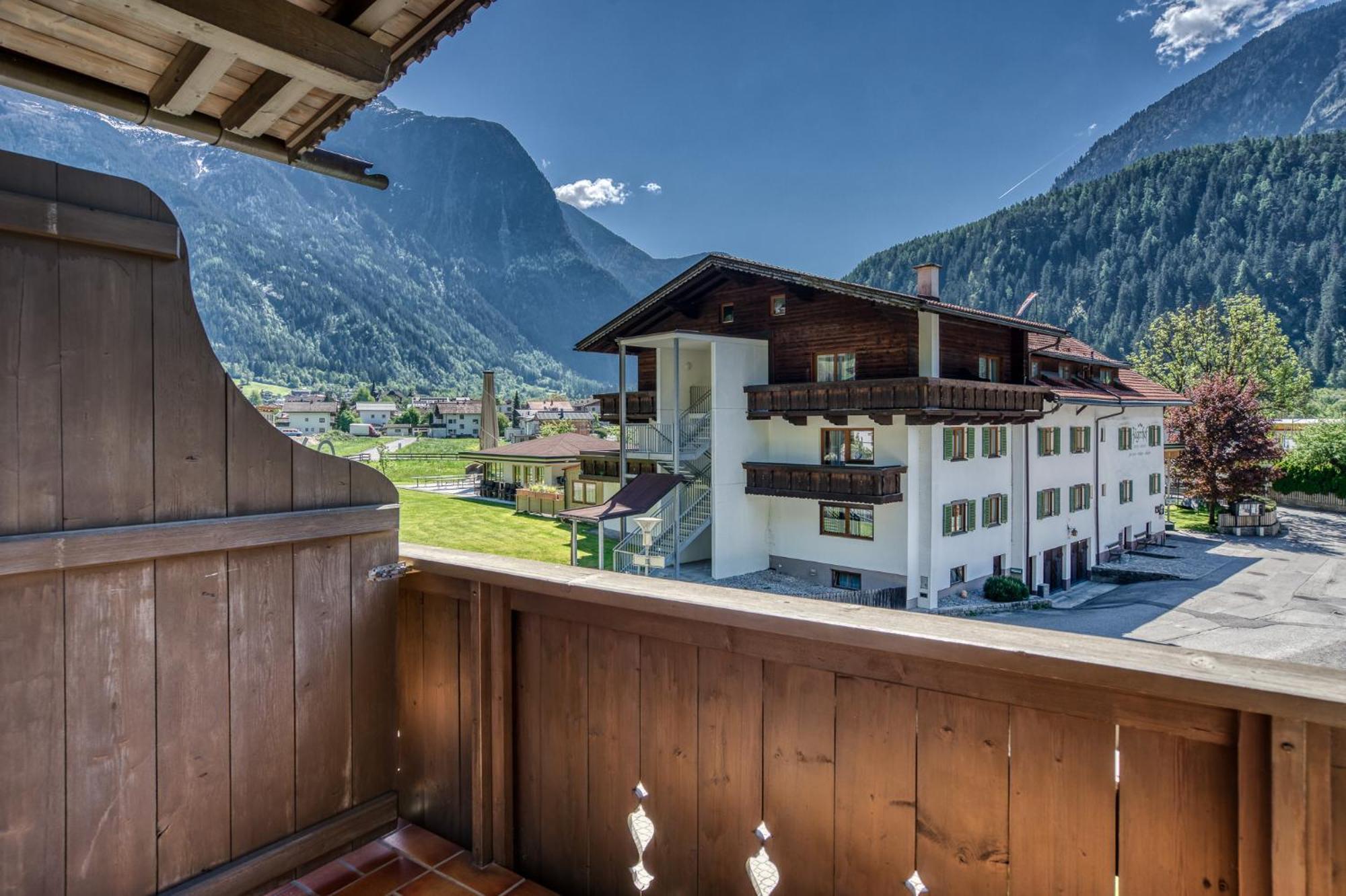 Hotel Jaegerhof Oetz Habitación foto