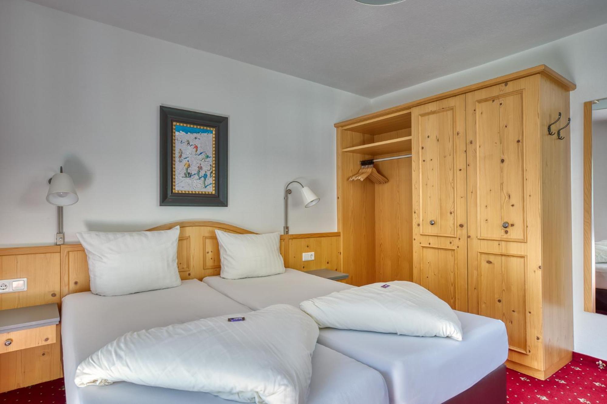 Hotel Jaegerhof Oetz Habitación foto