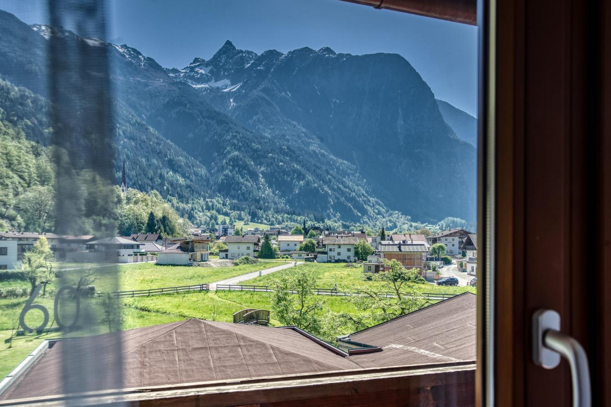 Hotel Jaegerhof Oetz Habitación foto